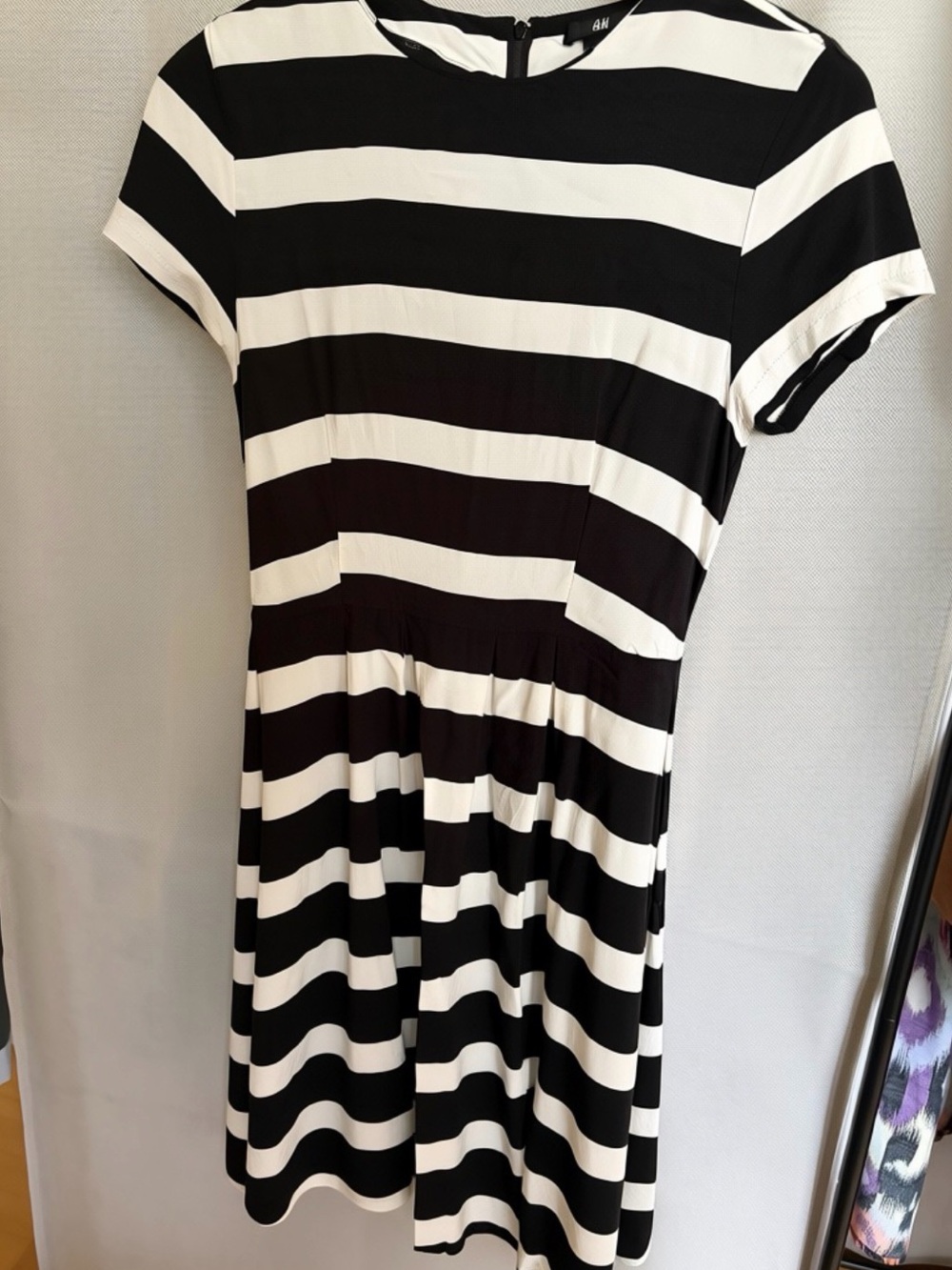 H&M Black and White Striped Short Sleeve Dress with back zipper